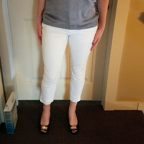 Hampton fit white capri slacks