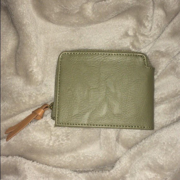 Olive green wallet - Picture 1 of 1