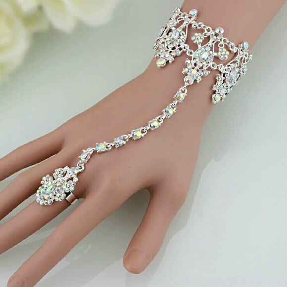 Jewelry - Beautiful Crystal Hand Bracelet