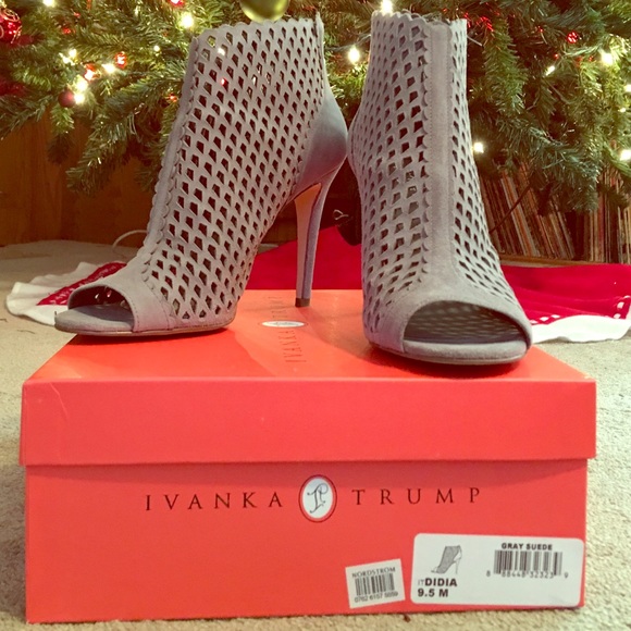 IVANKA TRUMP Gray Suede "ITDIDIA" Shoes