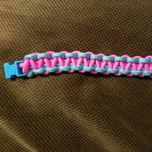 Blue/pink paracord bracelet