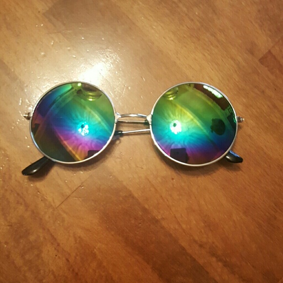 New* Rainbow Round Sunnies - Picture 3 of 4