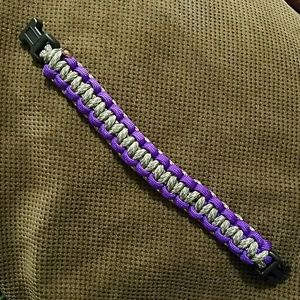 Paracord bracelet