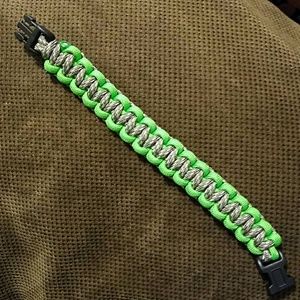Paracord bracelet
