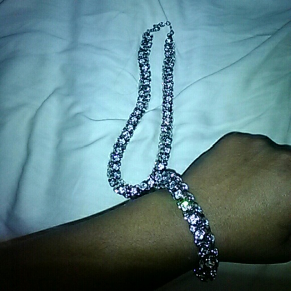 Necklace and braclet set - Picture 2 of 5