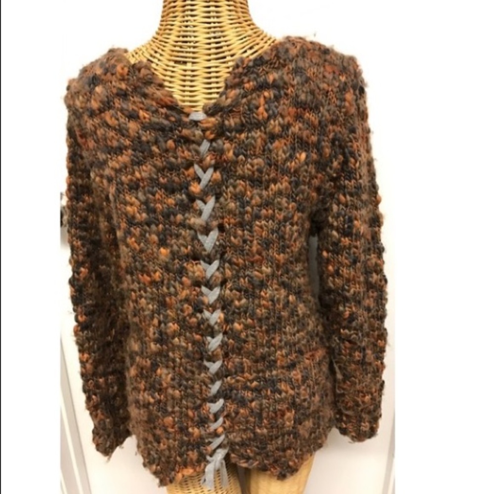 Cable knit sweater with ribbon on back - Picture 2 of 6