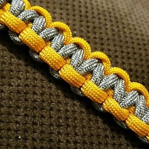 Paracord bracelet