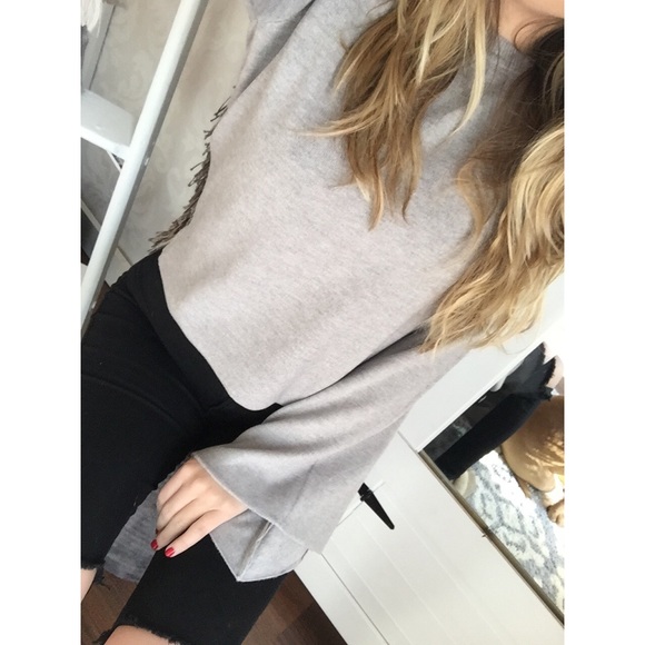 •LAST//2X restocked• Bell baby sweater - Picture 3 of 3