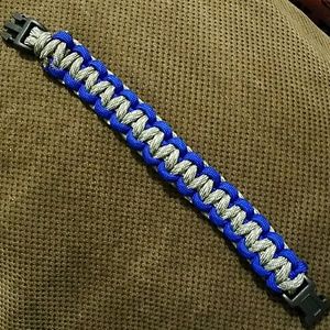 Paracord bracelet