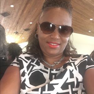 Meet your Posher, Tania