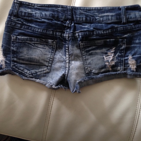 Cute distressed jean shorts!! - Picture 3 of 4