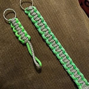 Paracord keychain