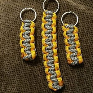 Paracord keychain