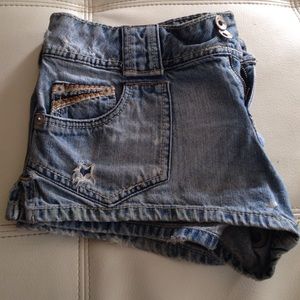 Light blue distressed shorts!