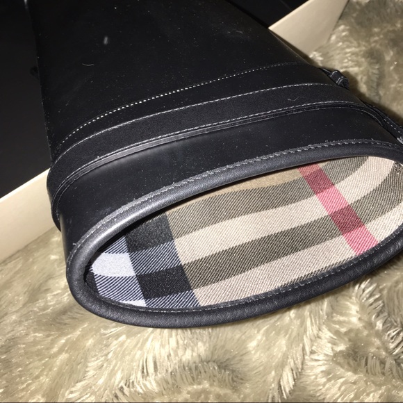 Burberry fashion Rain boots - Picture 4 of 4