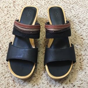 Olukai Kamola Sandal NWOT