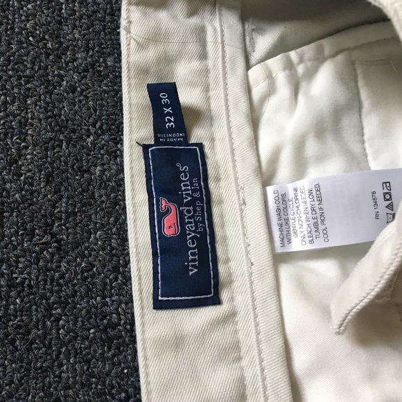 white vineyard vines club pants