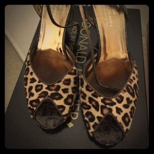 Donald Pliner leopard print/gator heels