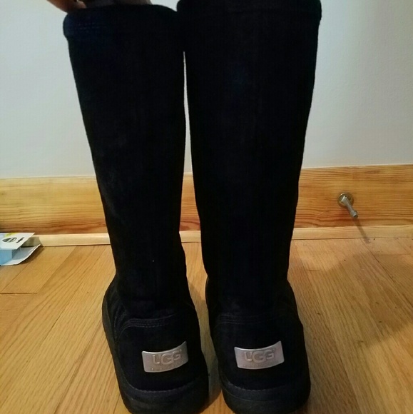 Tall, zippered, Uggs