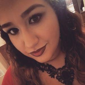 Meet your Posher, Issie