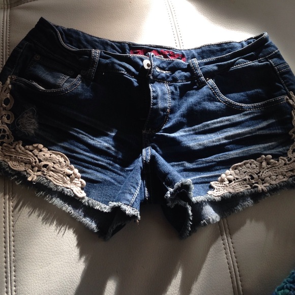Shorts with adorable design - Picture 1 of 3