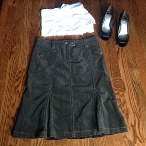 Loft Velvety Soft Skirt size 6