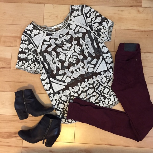 Black and white embroidered oversized top size M