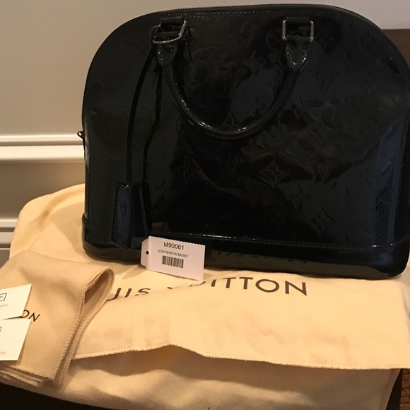 Louis Vuitton alma pm