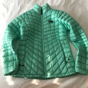 The North Face green thin puffer jacket coat