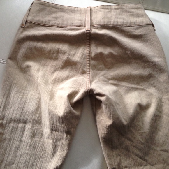 Lei capris!! - Picture 3 of 3