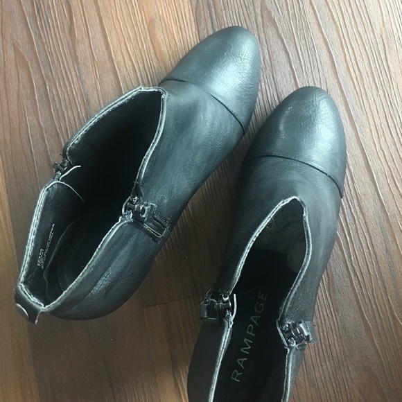 Black Rampage Veepa Ankle Bootie - Picture 2 of 4