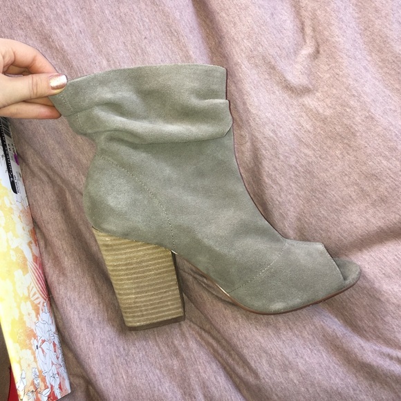 Chinese Laundry Suede Gray Booties