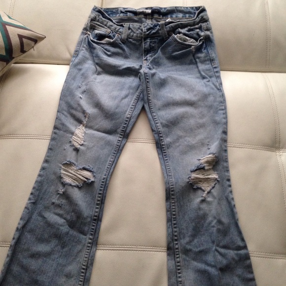 Cute light blue distressed jeans! - Picture 1 of 3