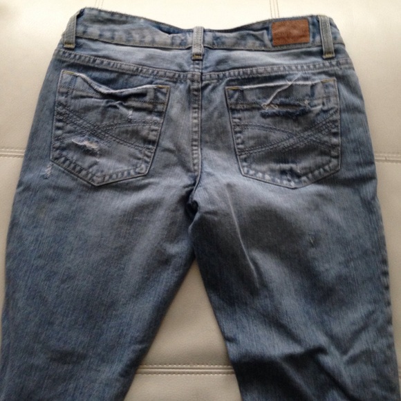 Cute light blue distressed jeans! - Picture 3 of 3