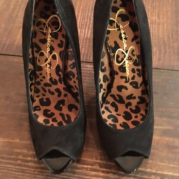 Never worn Jessica Simpson pumps. NWOT - Picture 2 of 4