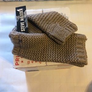 Steve Madden arm warmers/mitts