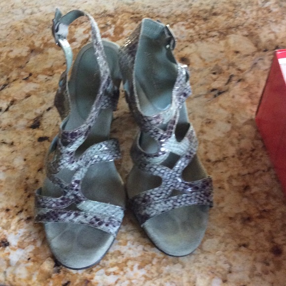 Aerosol almost new shoe for sale