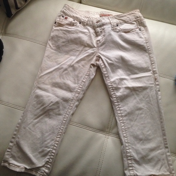 Off white colored capris - Picture 2 of 4