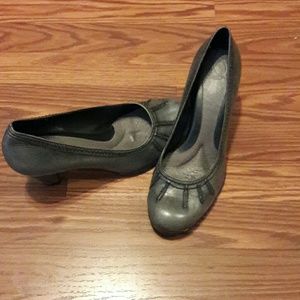 Christmas Sale ** Beautiful Nurture Shoes ** EUC