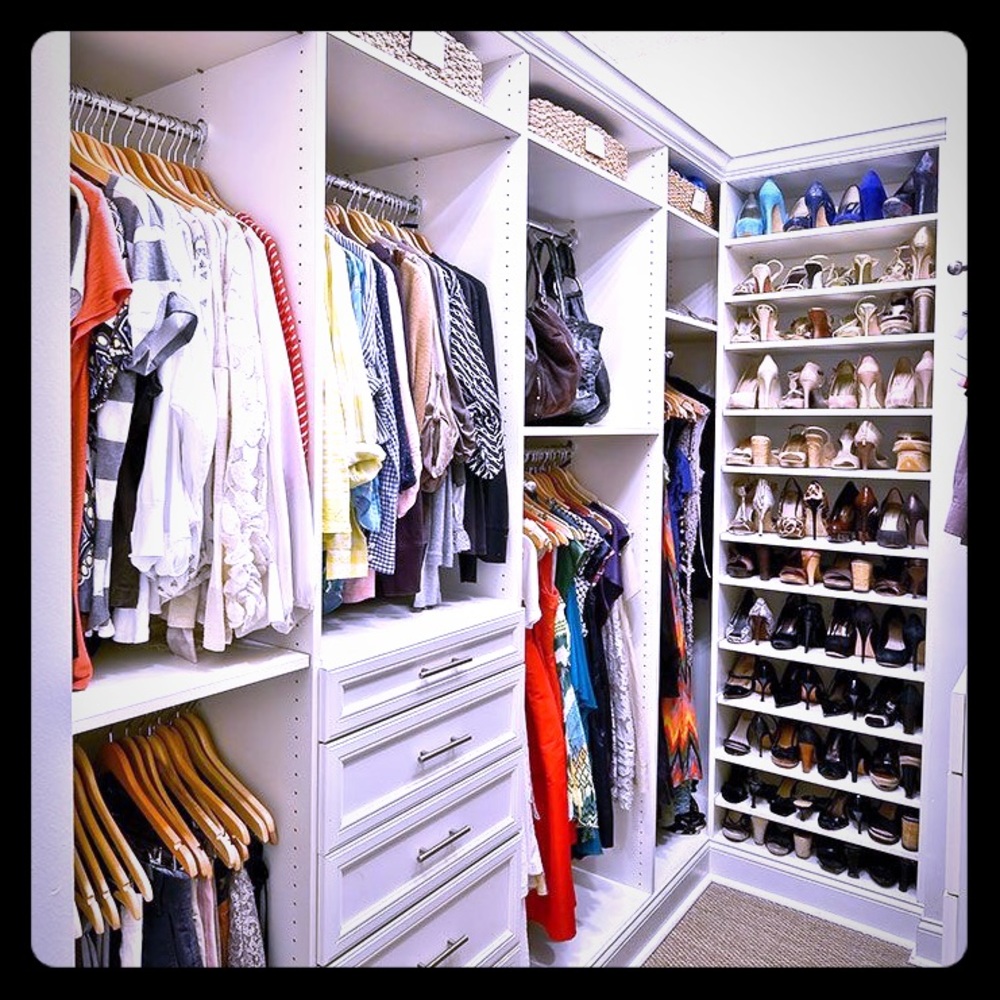 Meet your Posher, Ermithe happy holidays everyone