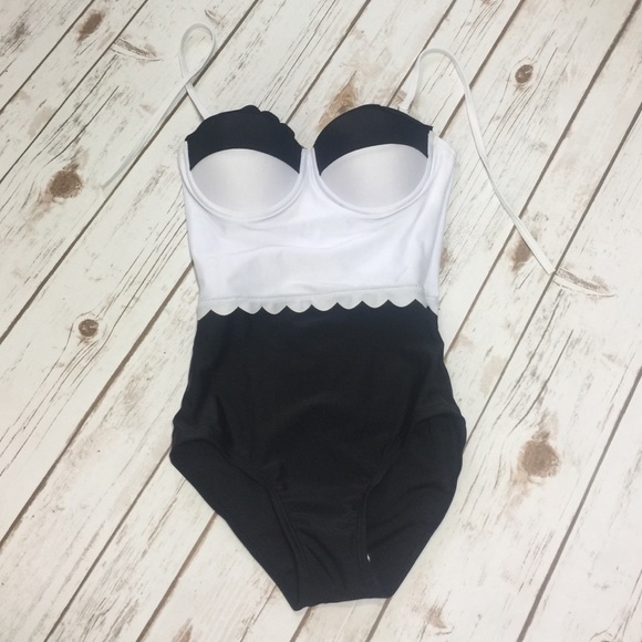 Scallop trim one piece