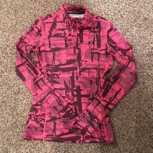 Fitted, long sleeve Under Armour shirt