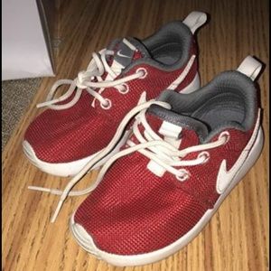 Nike Roche toddler size 9