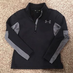 Semi-fitted Under Armour sweatshirt