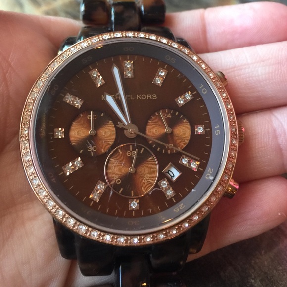 Michael kors medium face tortoise shell gold watch