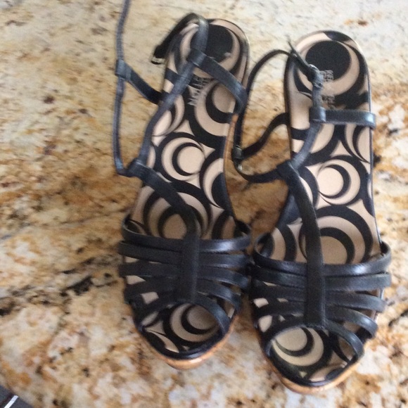 Kenneth Cole reaction. Shoes on sale