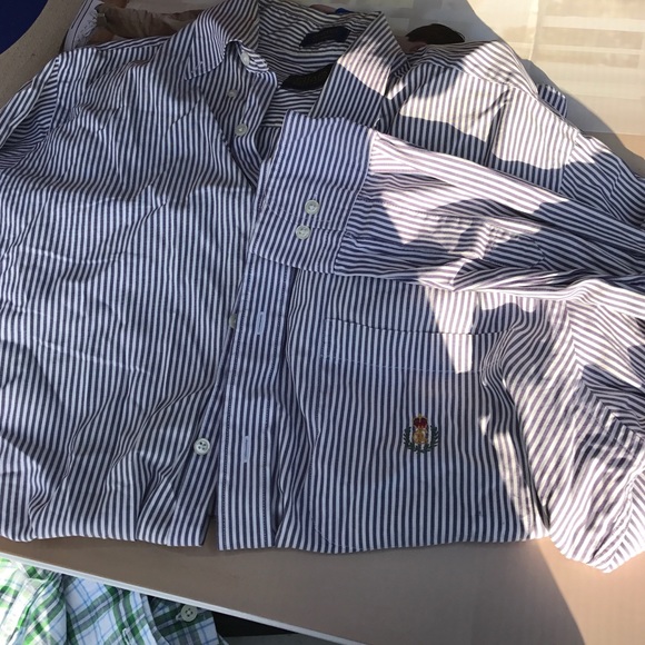 Long sleeve men's stripped button down shirt
