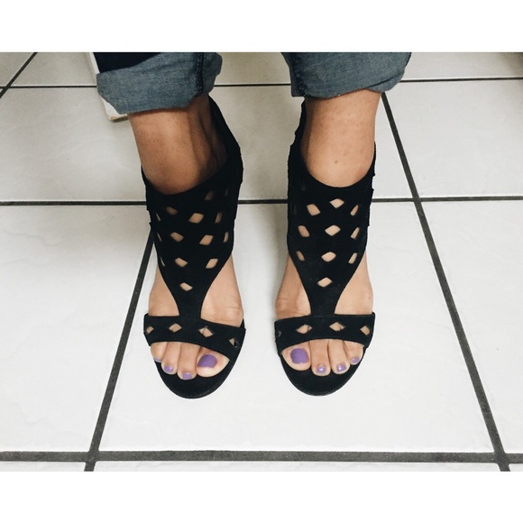 Steve Madden suede black heels