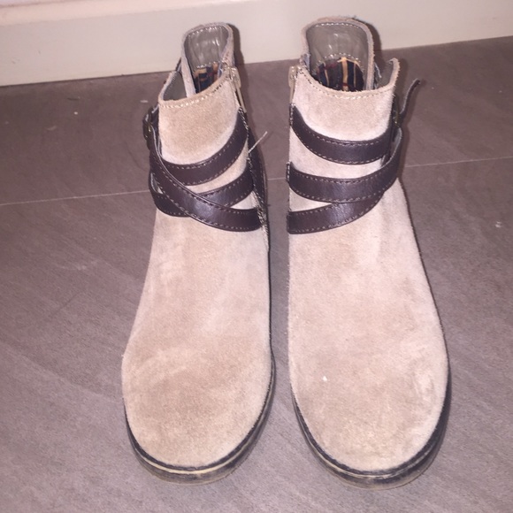 Brown booties - Picture 2 of 3