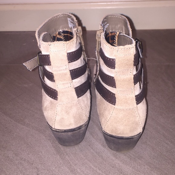 Brown booties - Picture 3 of 3